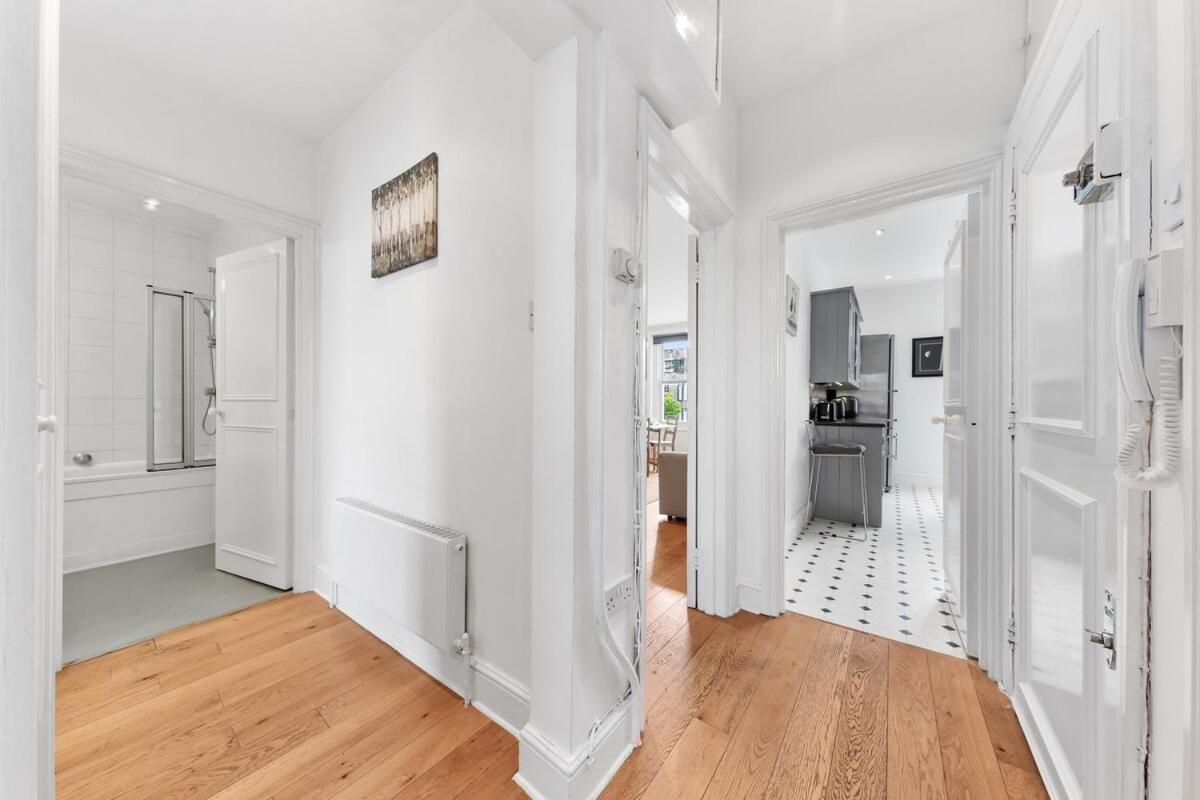 Apartment Spacious Sleep 11 With Terrace In Earls Court Ec99 *