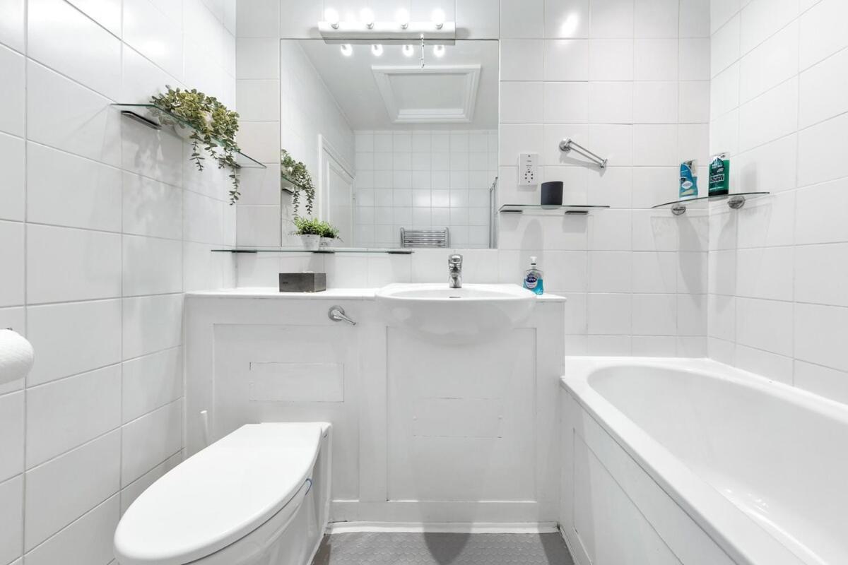 Apartment Spacious Sleep 11 With Terrace In Earls Court Ec99 *